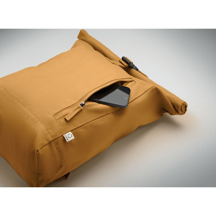 Mochila roll top de algodón reciclado, abierta