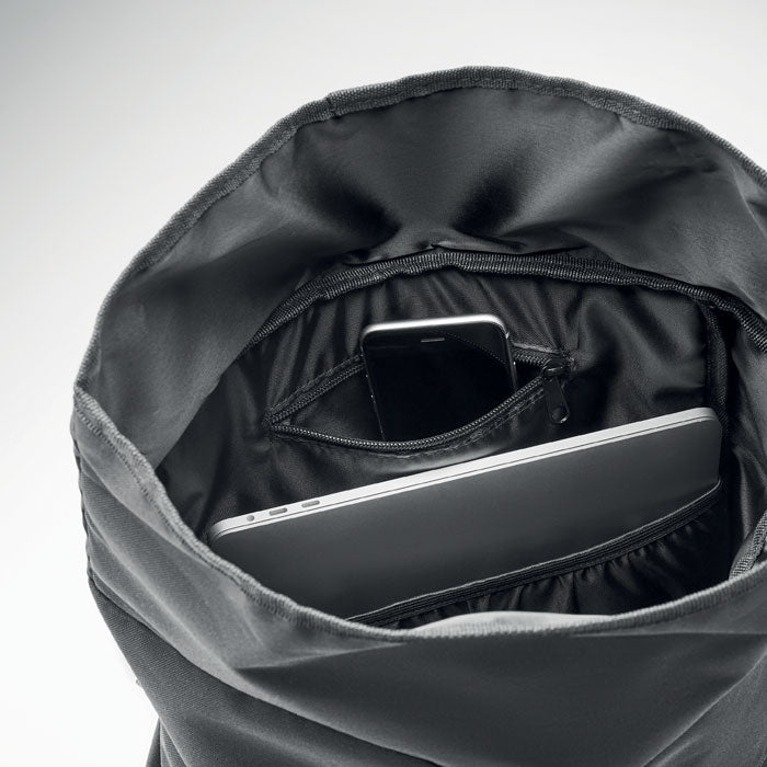 Mochila roll top RPET 600D, abierta
